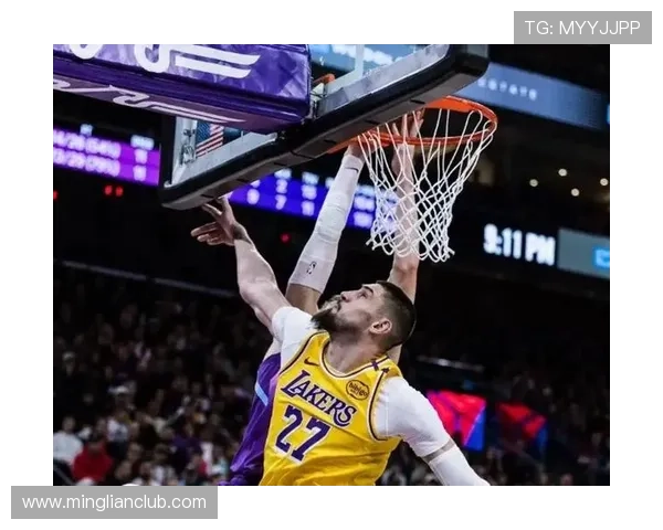 首节狄龙表现平平仅得5分布克状态低迷仅得4分